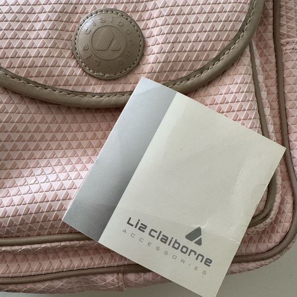 Liz Claiborne Pink Textured Crossbody Bag - Picture 2 of 6